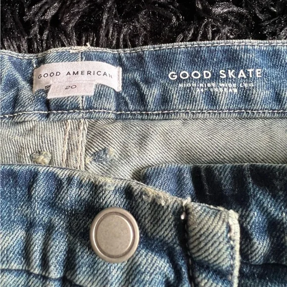 Good American Good Skate Wide-Legged Jeans - Picture 5 of 5